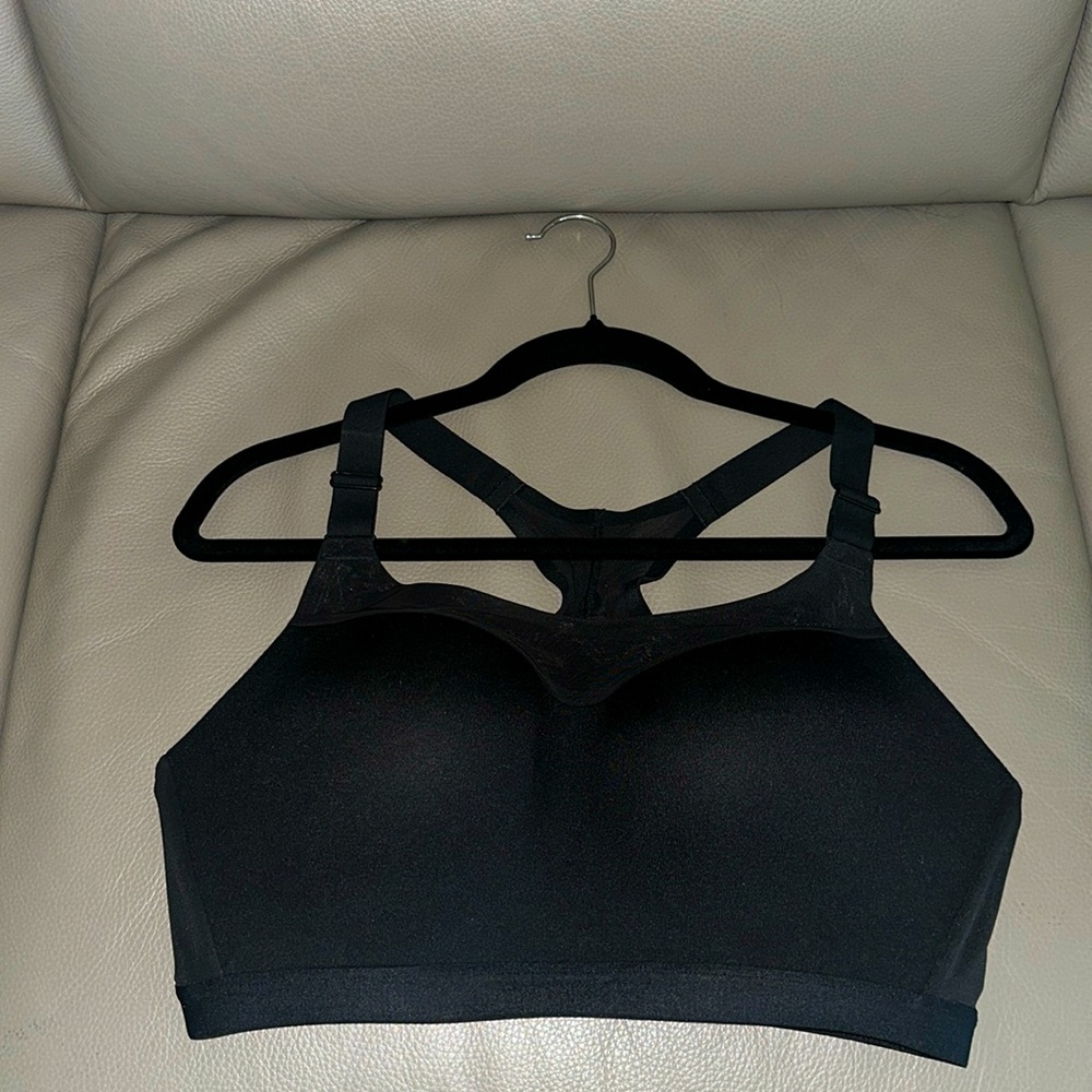 New! Victoria Secret on point bra size 36DD